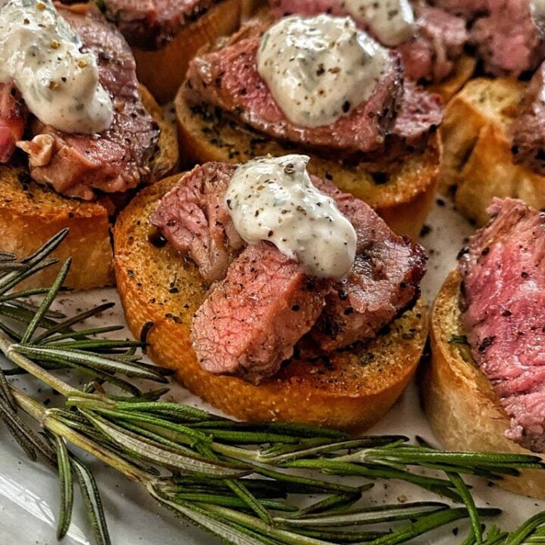 Garlic Bread Steak Bites