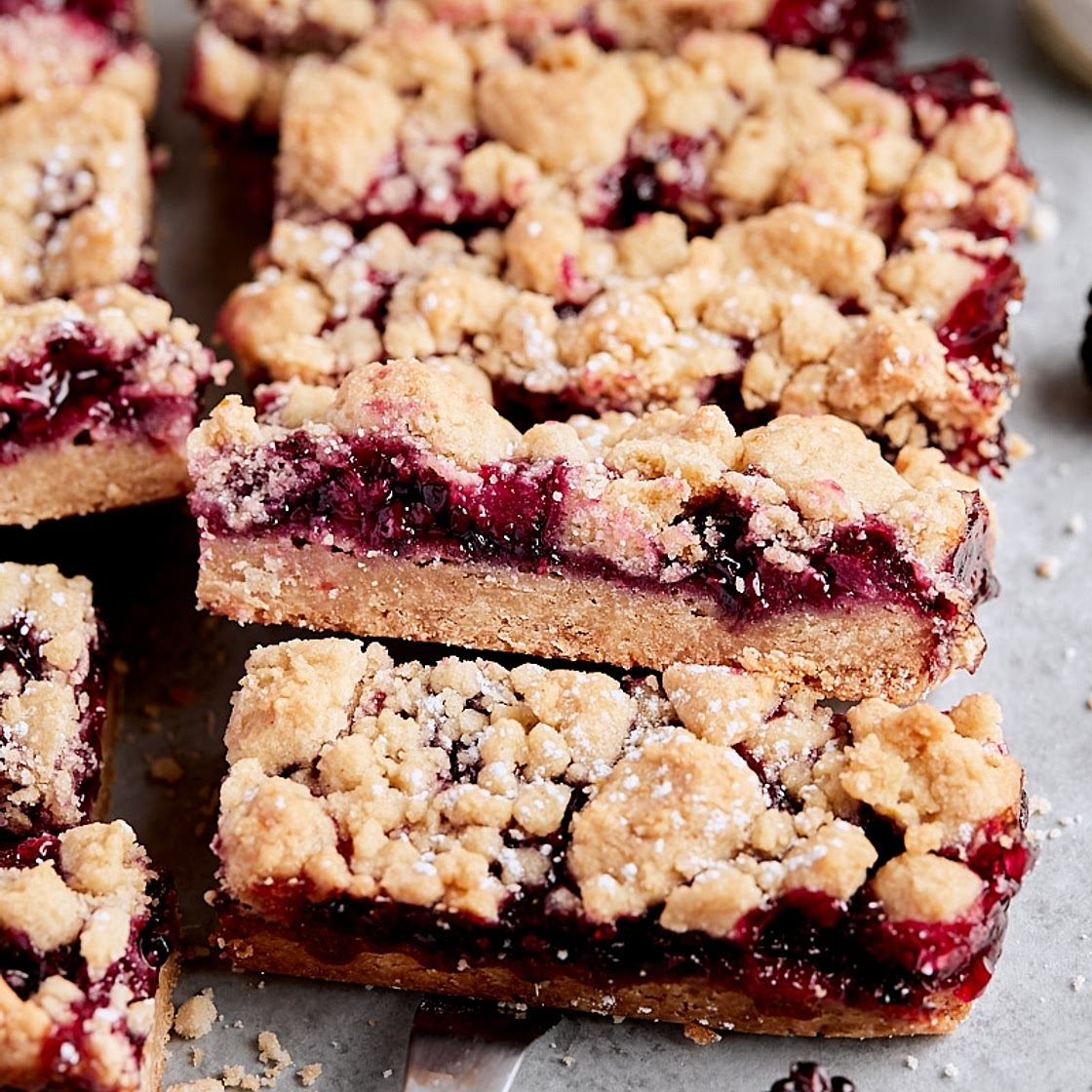 Jammy Blackberry Pie Bars
