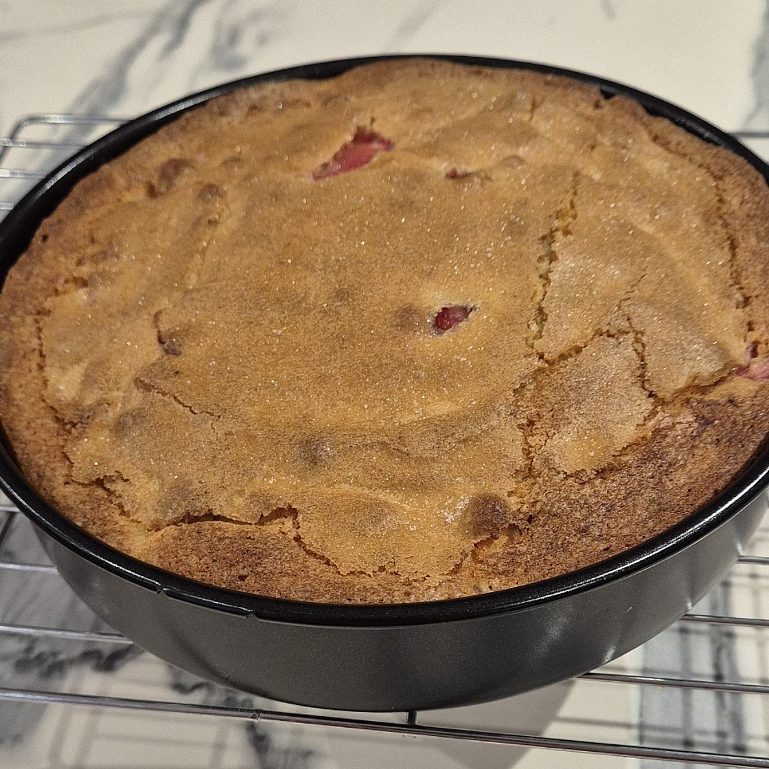 French Strawberry Cake