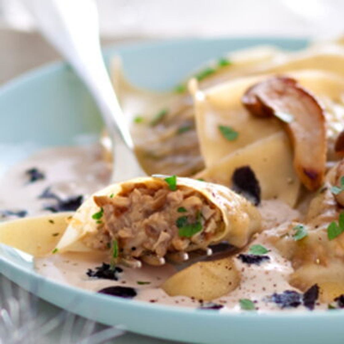 Raviolis aux cèpes, sauce foie gras
