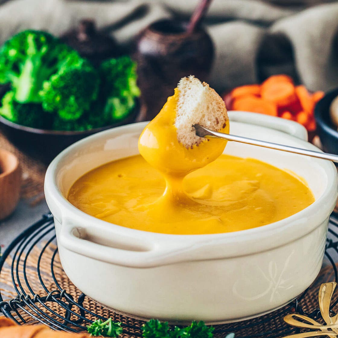 Easy Vegan Cheese Fondue