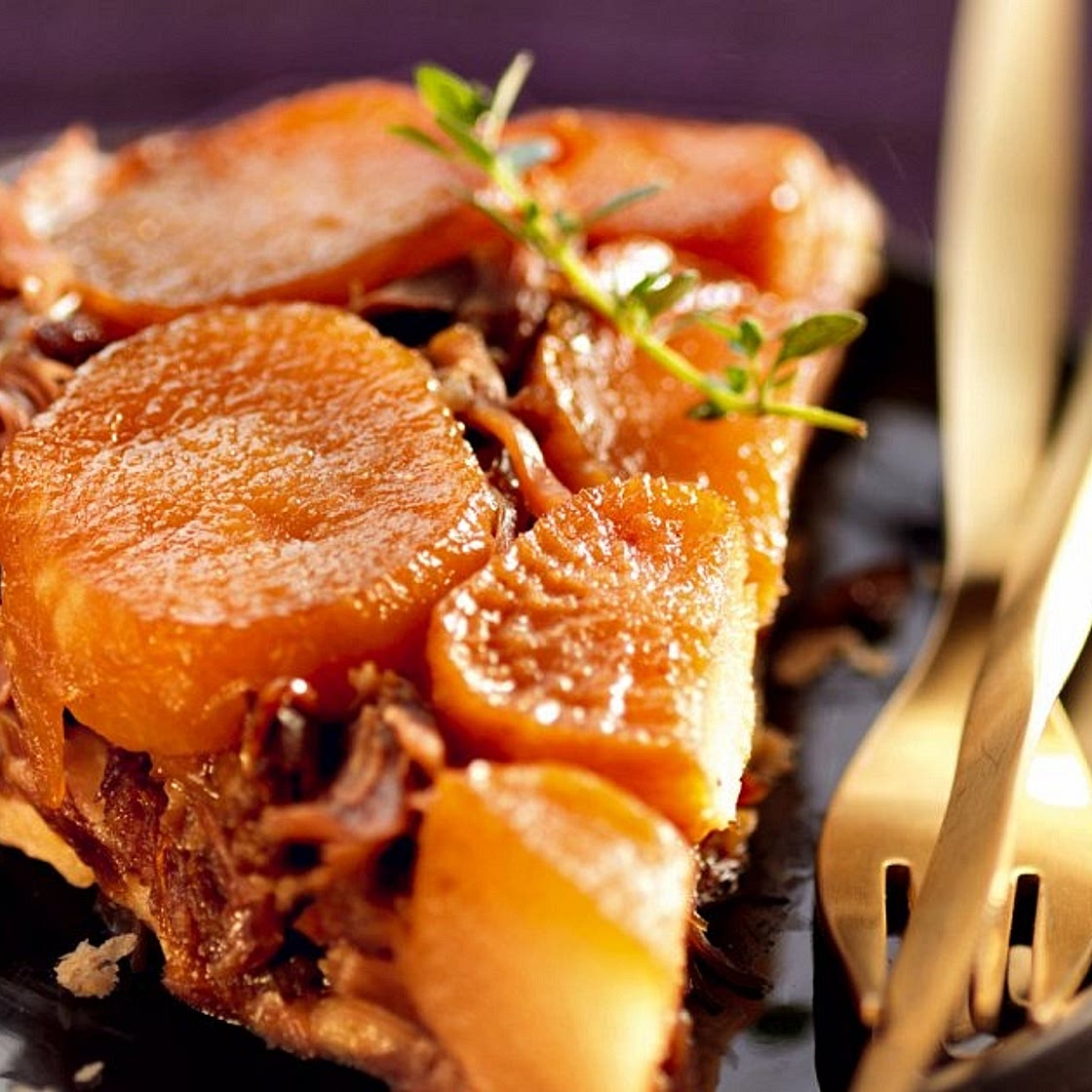 Tarte tatin de confit de canard et de petits navets (Jour de l’an 2020)