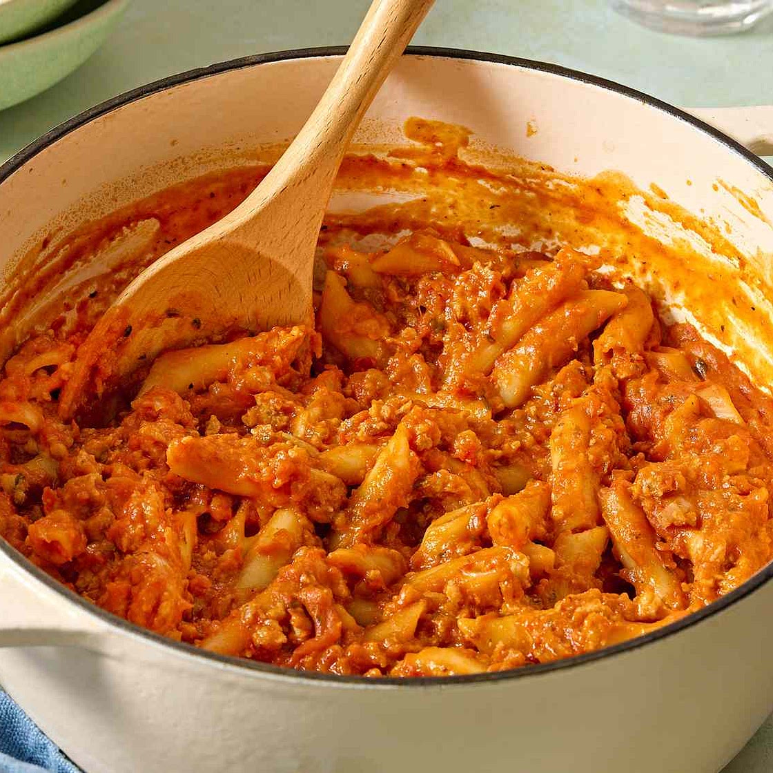 One-Pot Tomato Sausage Pasta