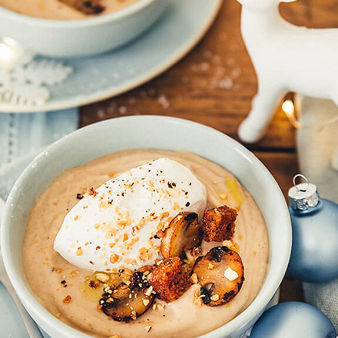 Velouté de châtaignes, chantilly, cannelle et pain d'épices