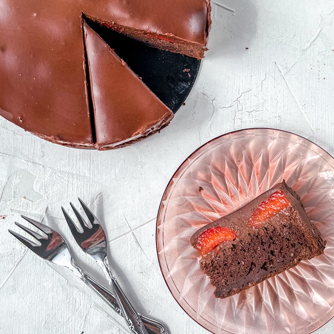 Strawberry Chocolate Cake