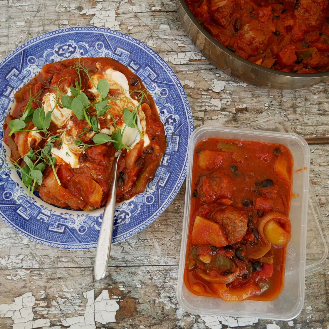 Meatball black bean chilli