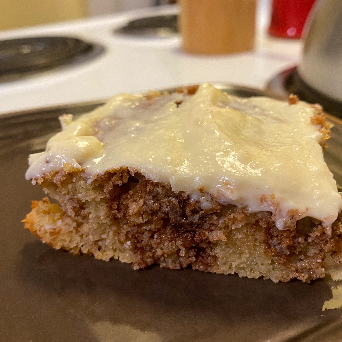 keto cinnabon cake