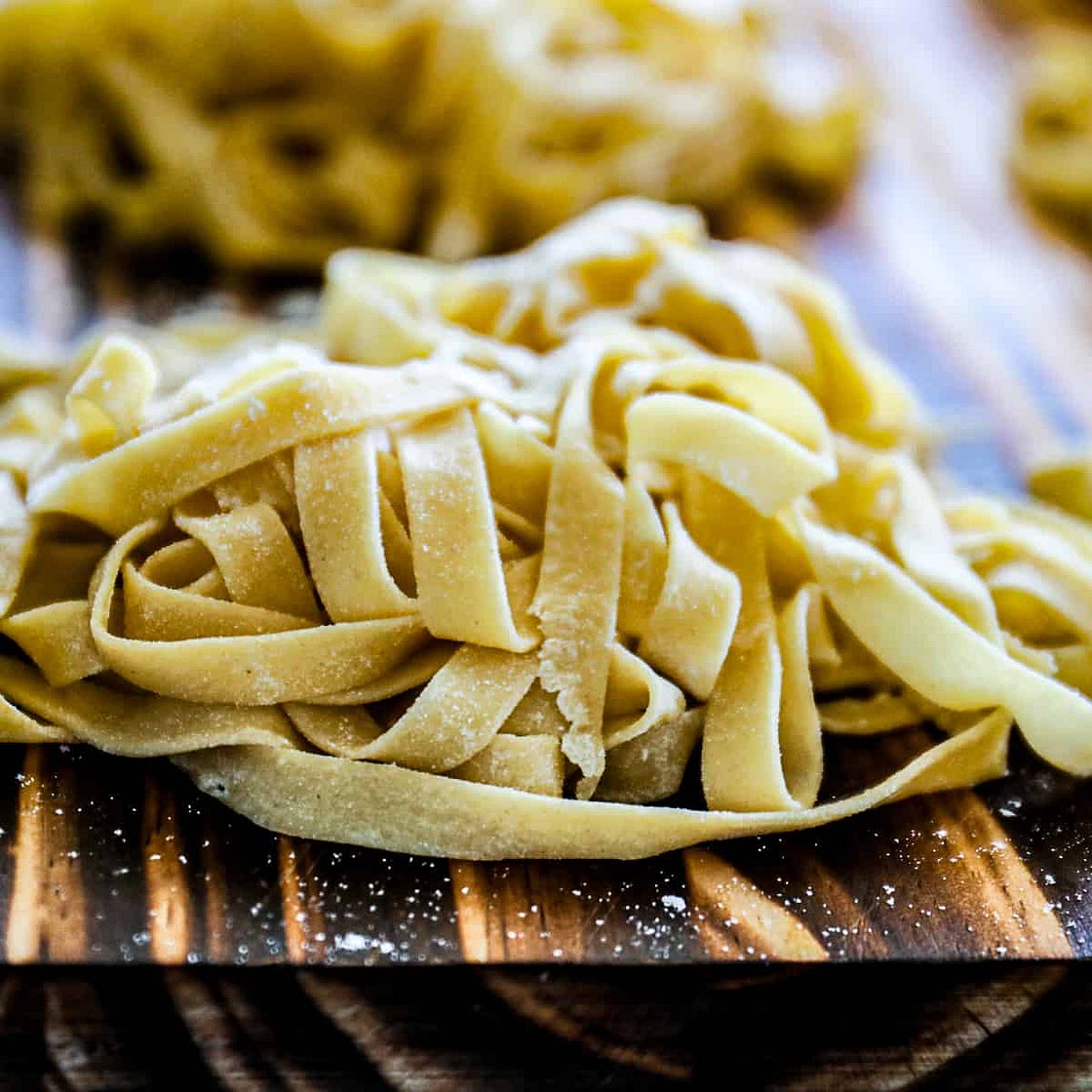 Homemade Pasta Recipe (Fettuccine, Linguine, Spaghetti) | Sip Bite Go