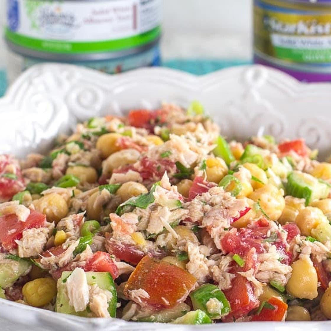 Low FODMAP Mediterranean Tuna Salad with Chickpeas