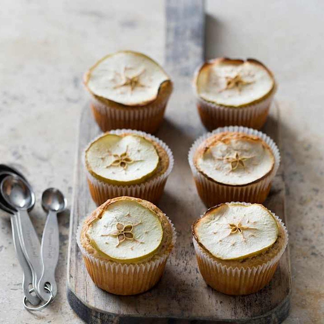 Apple and cinnamon muffins