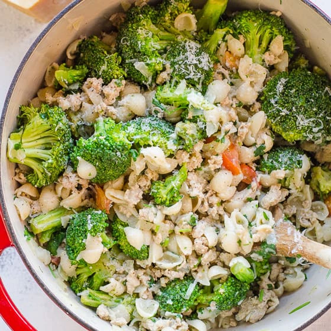 Ground Turkey and Broccoli Pasta {One Pot}