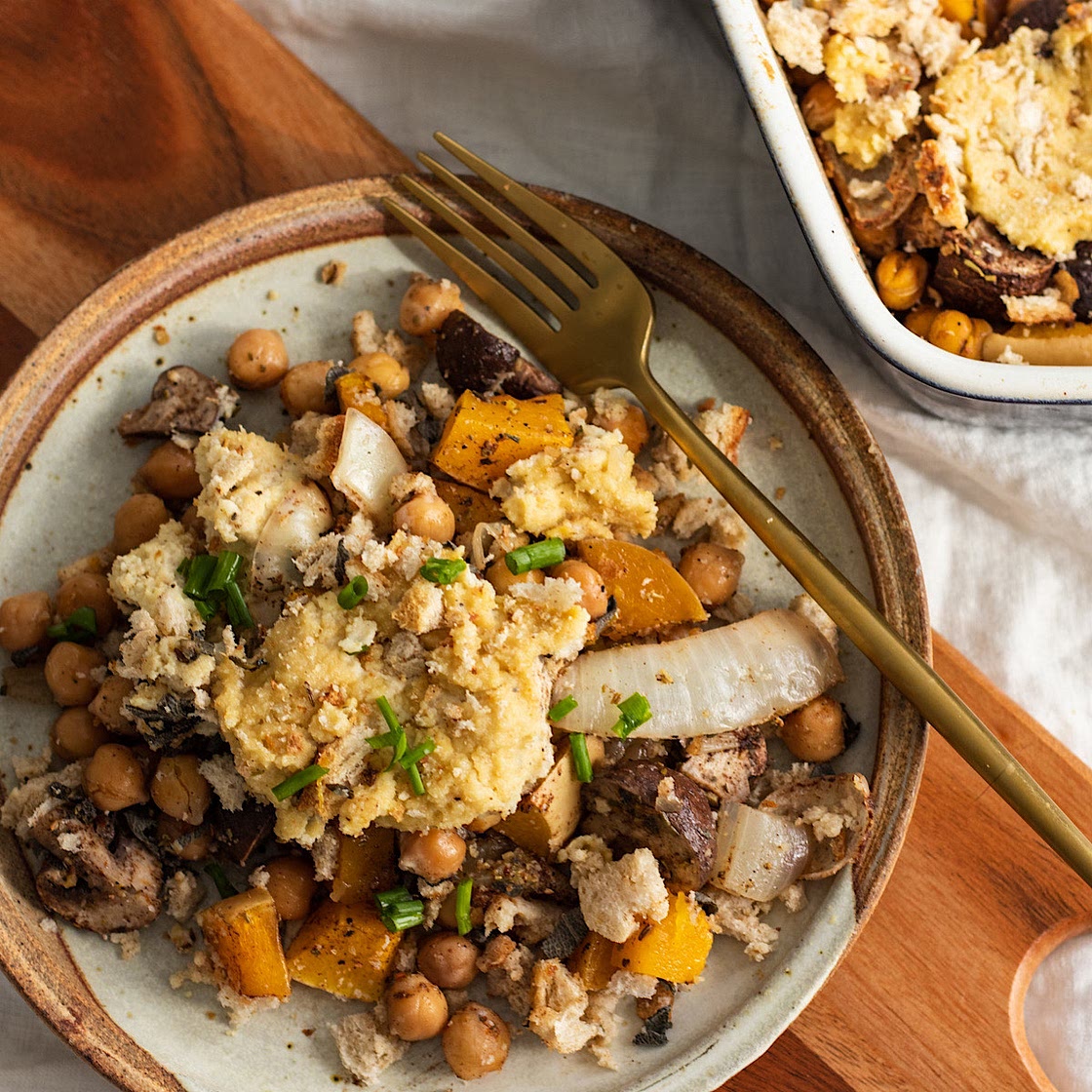 one pan butternut squash and chickpea casserole (vegan)