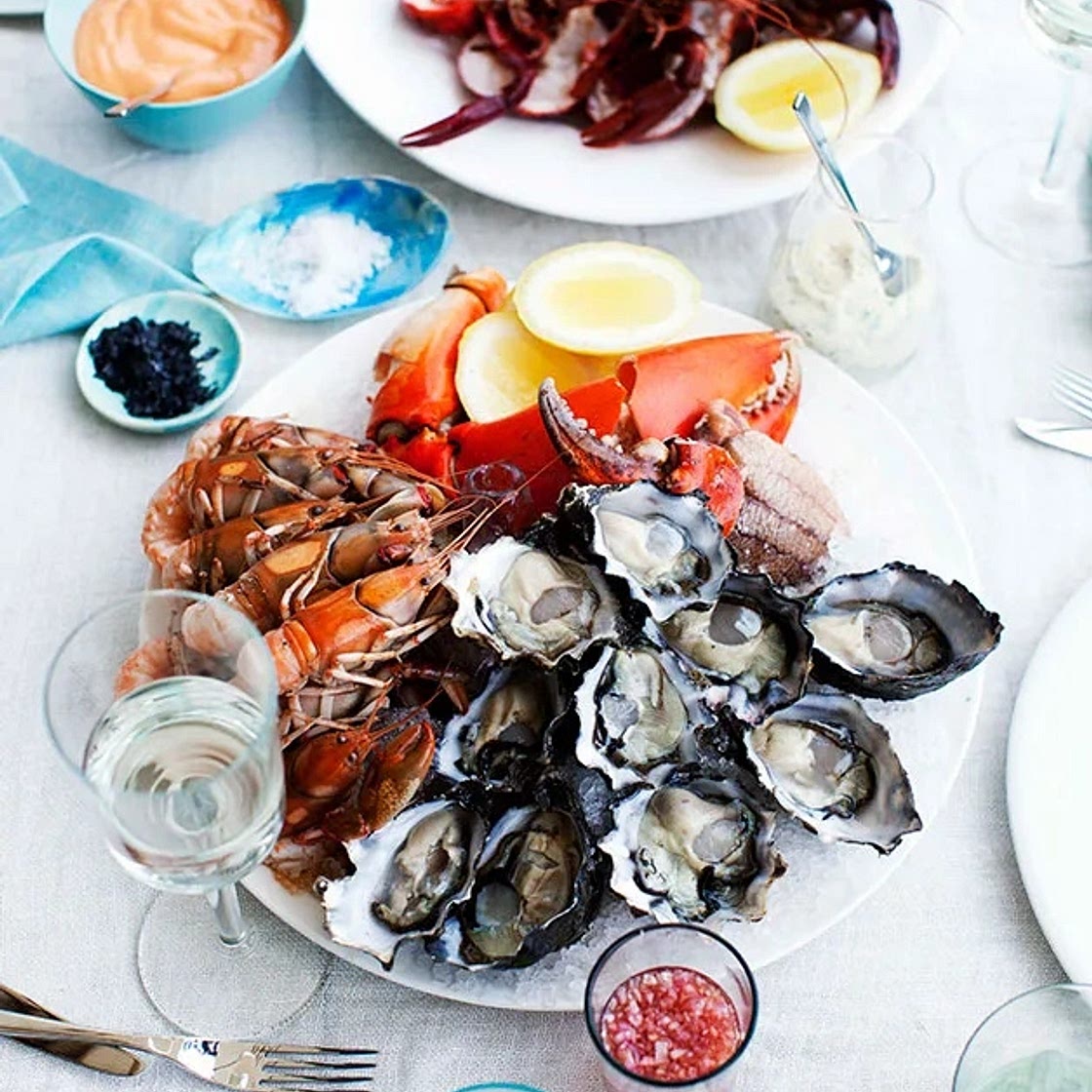 Dietmar Sawyere: Seafood platter with three sauces