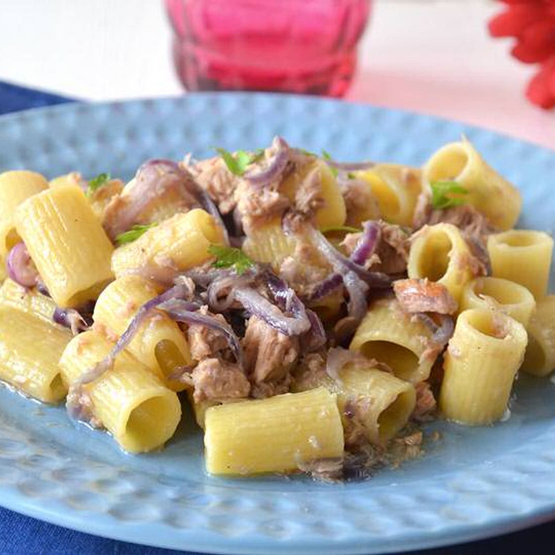 Pasta con tonno e cipolla