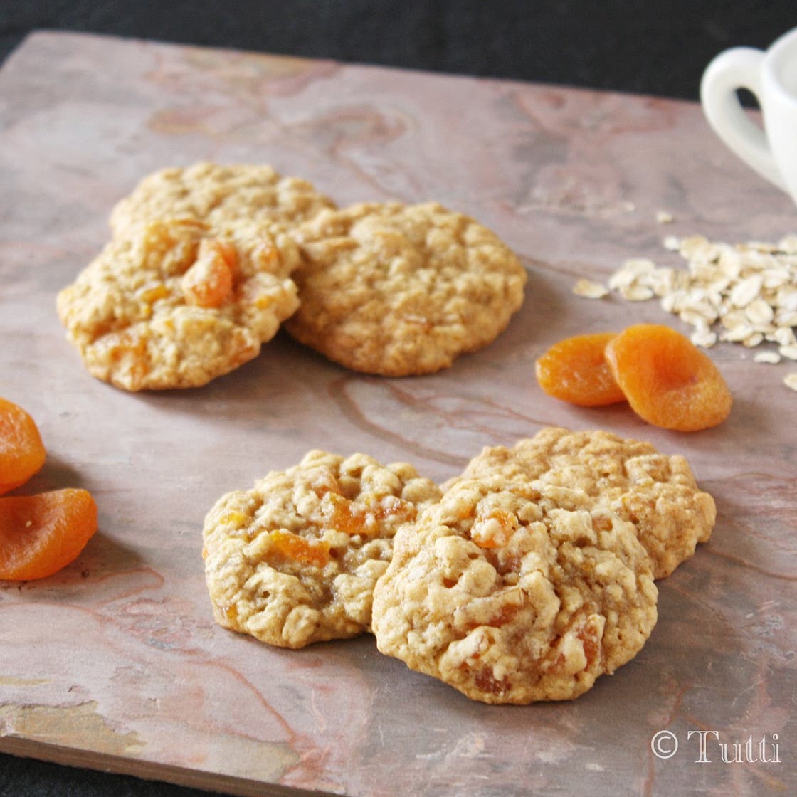 Oatmeal Apricot Cookies
