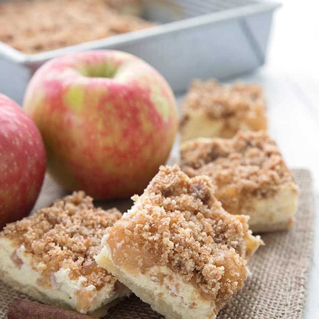 Apple Pie Cheesecake Bars