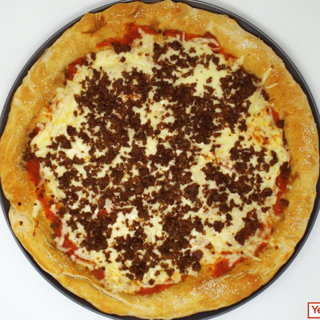 Pretzel Crust Pizza with Chorizo Sausage
