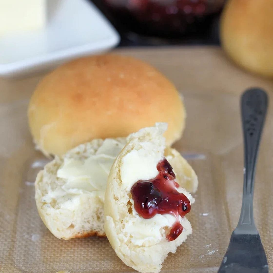 Sourdough Dinner Rolls