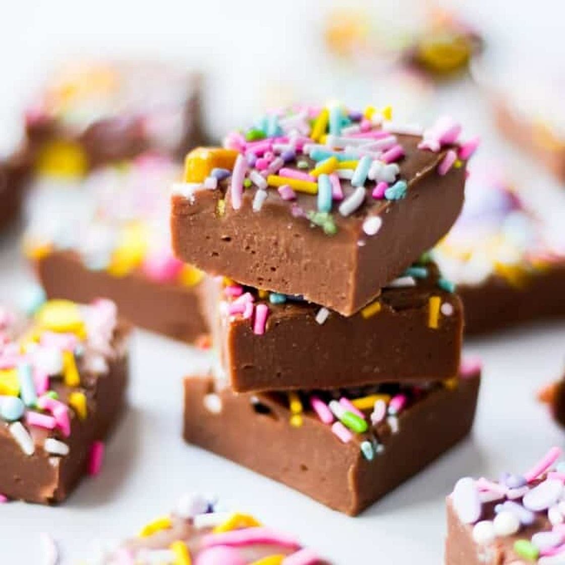 Easy Fudge Recipe {2 Ingredients, 2 Minutes!}