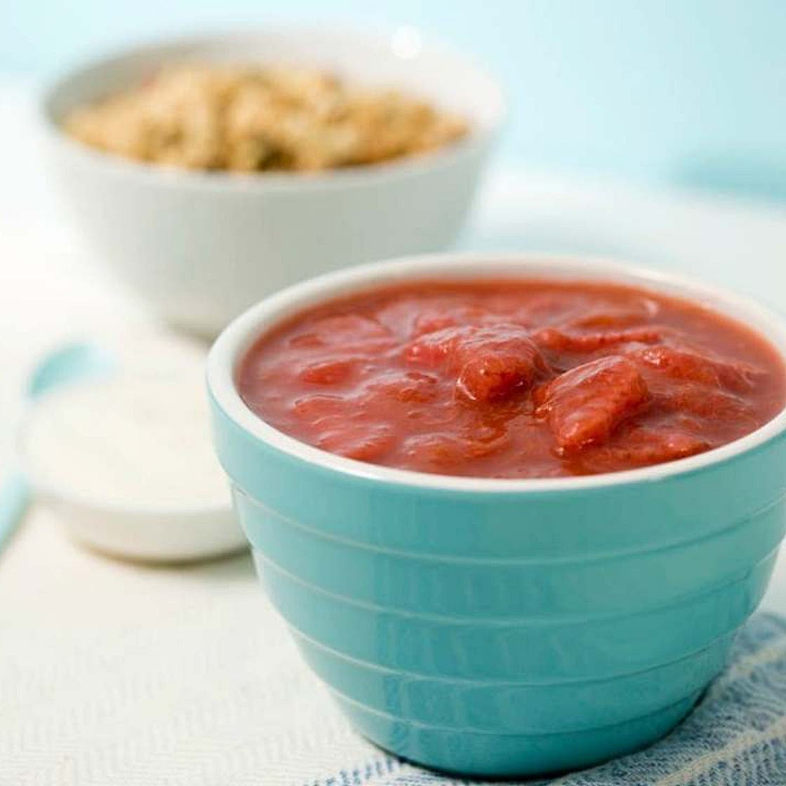 Stewed rhubarb with apple and strawberries