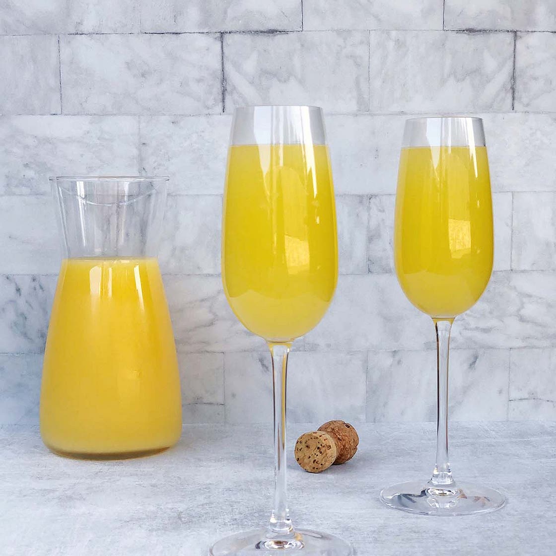 How to Make the Perfect Mimosa at Home (2-Ingredients)