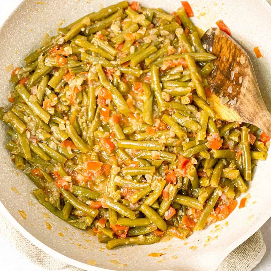 Loubieh Bzeit - Braised Green Beans