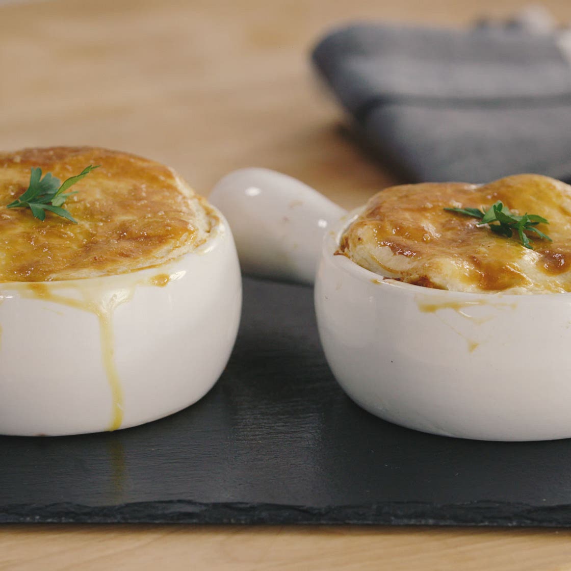 Pâté au poulet et brocoli, sauce au fromage à la friteuse à air