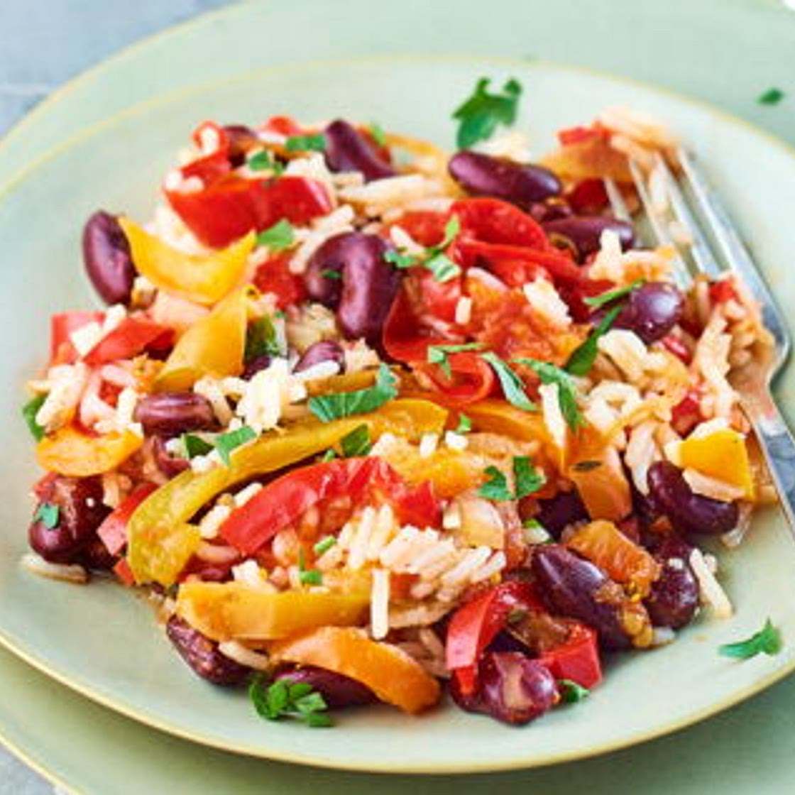 Salade de riz au trois poivrons et haricots rouges