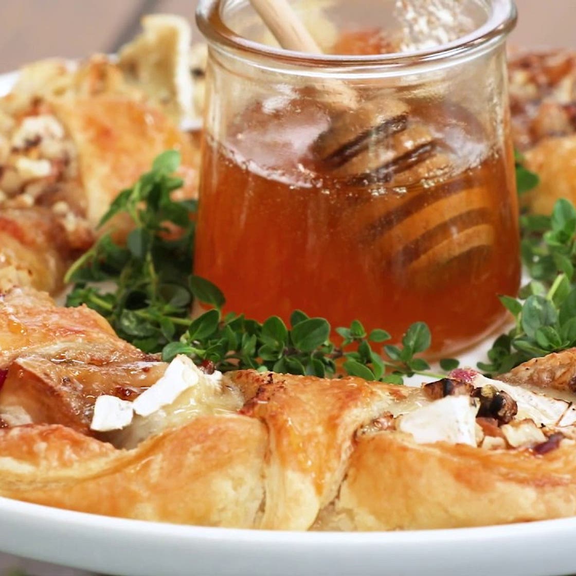 Baked Brie Wreath