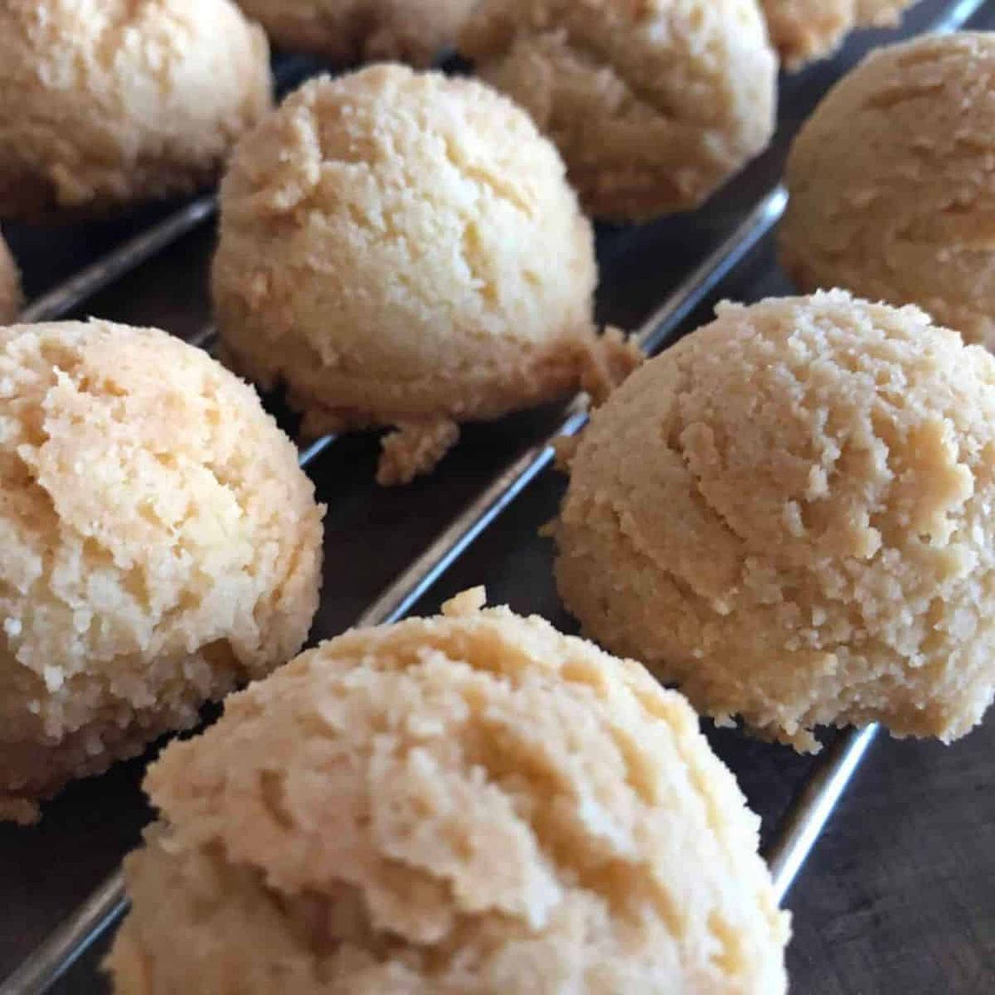 Low Carb Amaretti Cookies