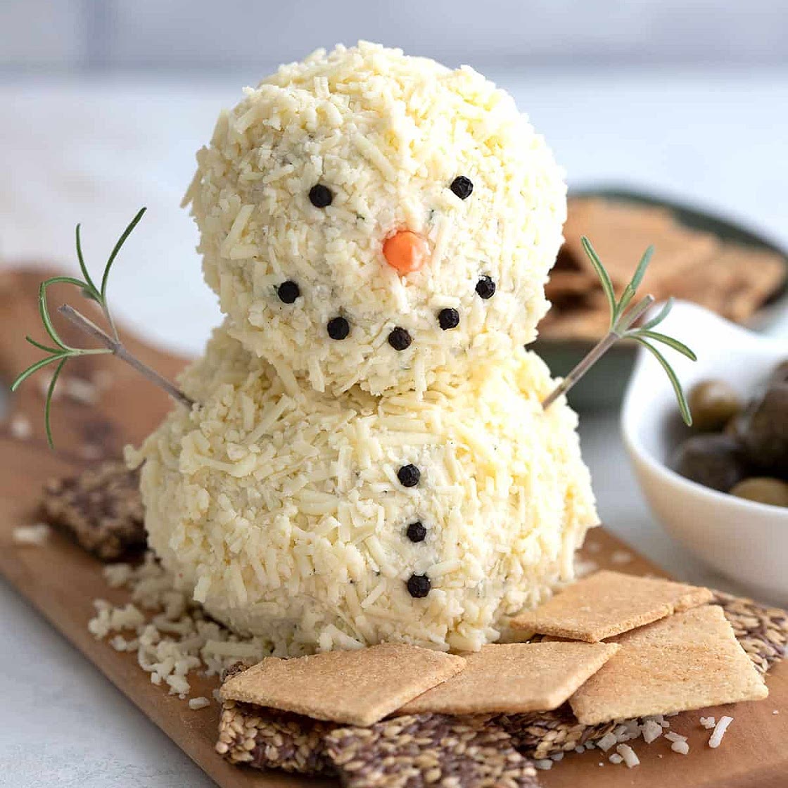 Easy Snowman Cheeseball