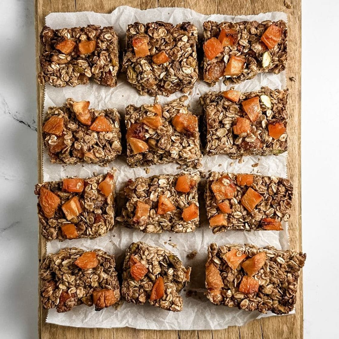 Peach Pistachio Granola Bars!