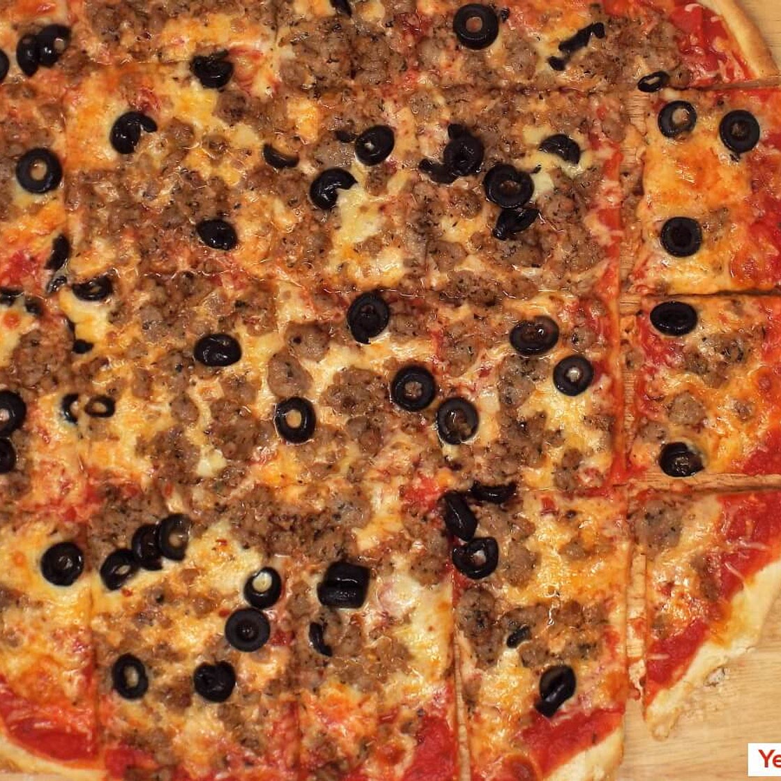 St. Louis Style Pizza