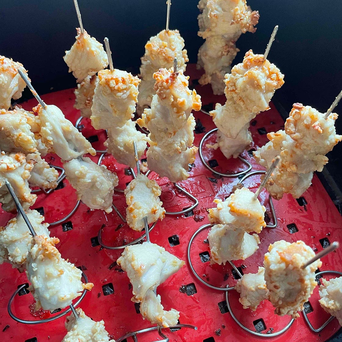 Brochettes de poulet aux noix de cajou et à la noix de coco