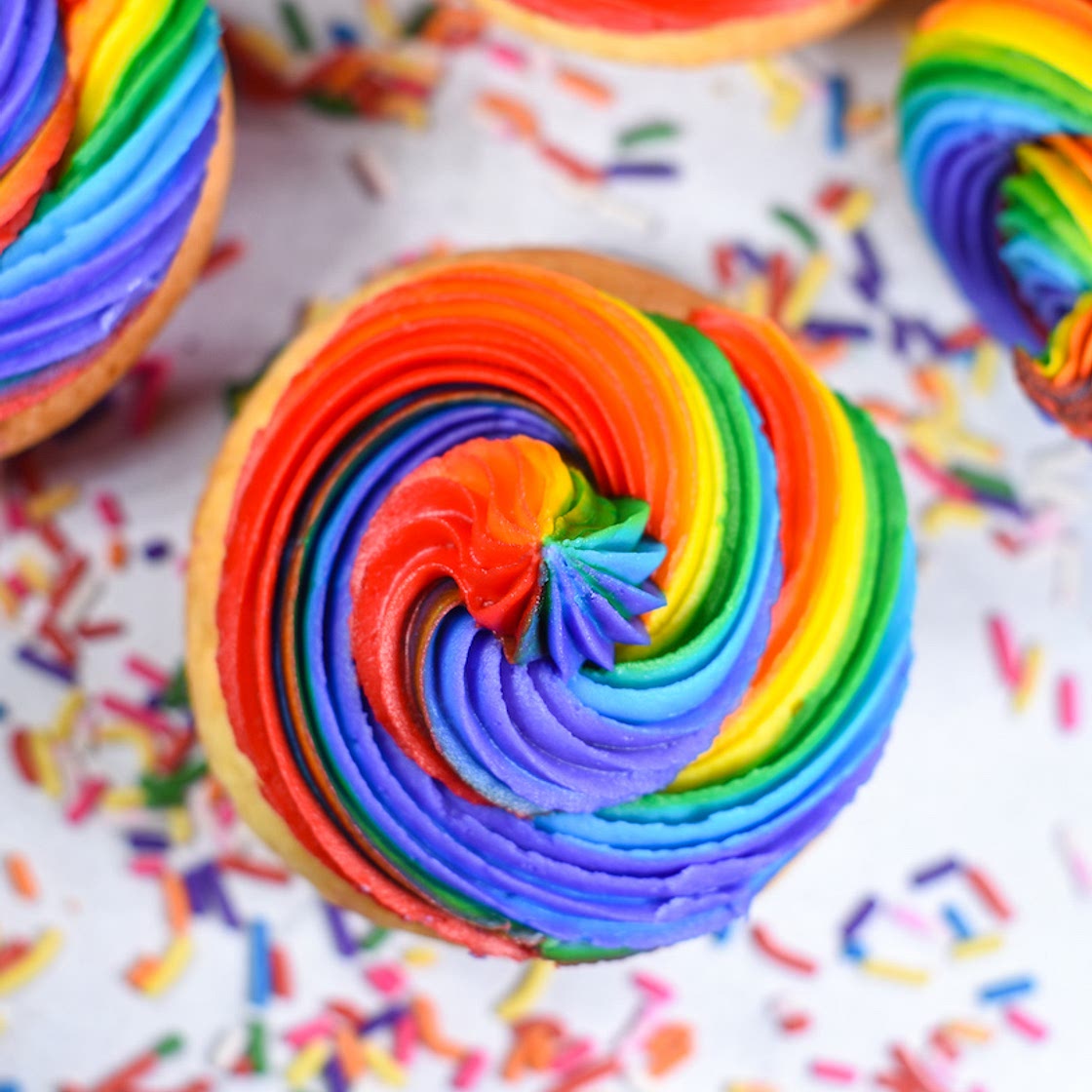 How to Make Buttercream Rainbow Frosting