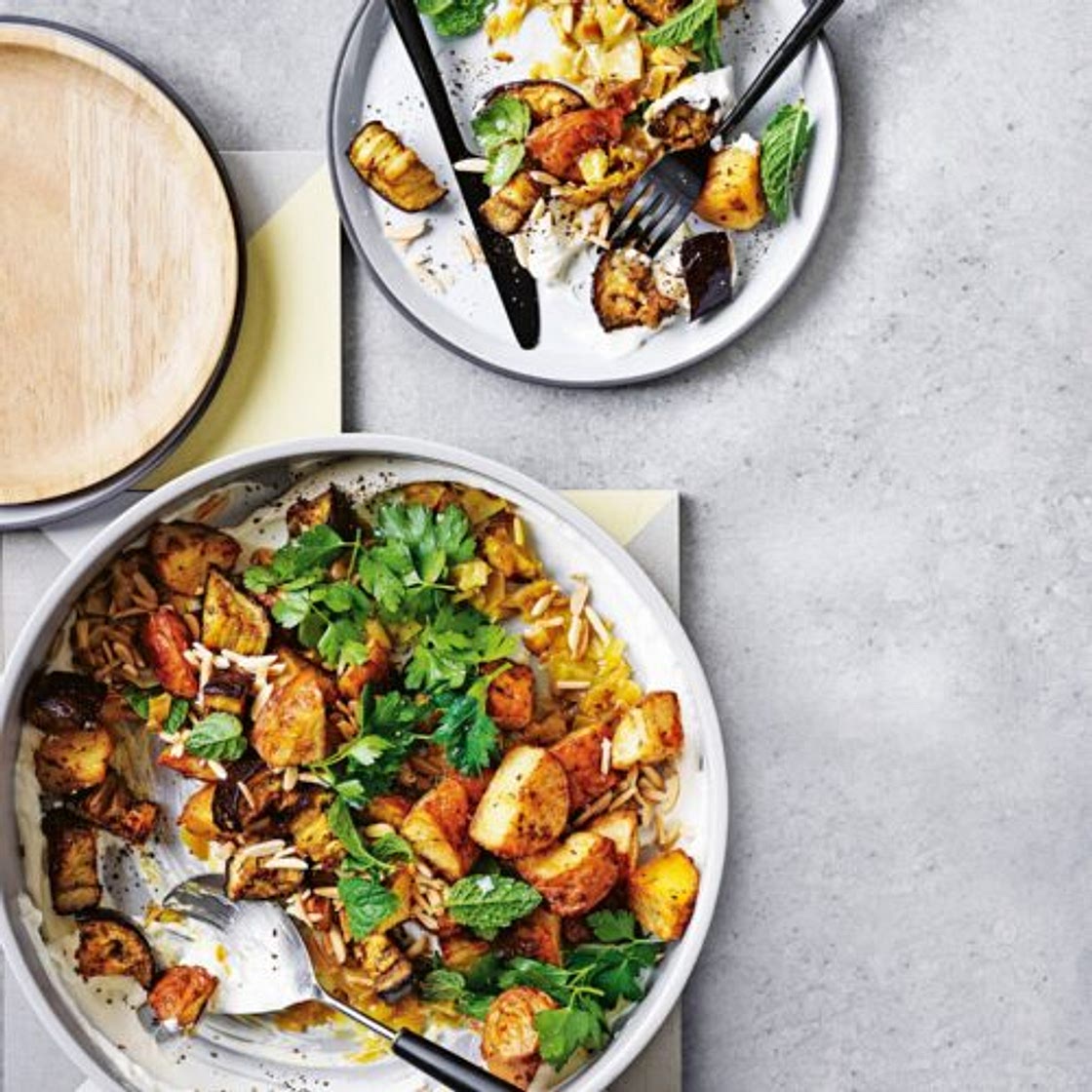 geroosterde aardappels met aubergine en prei