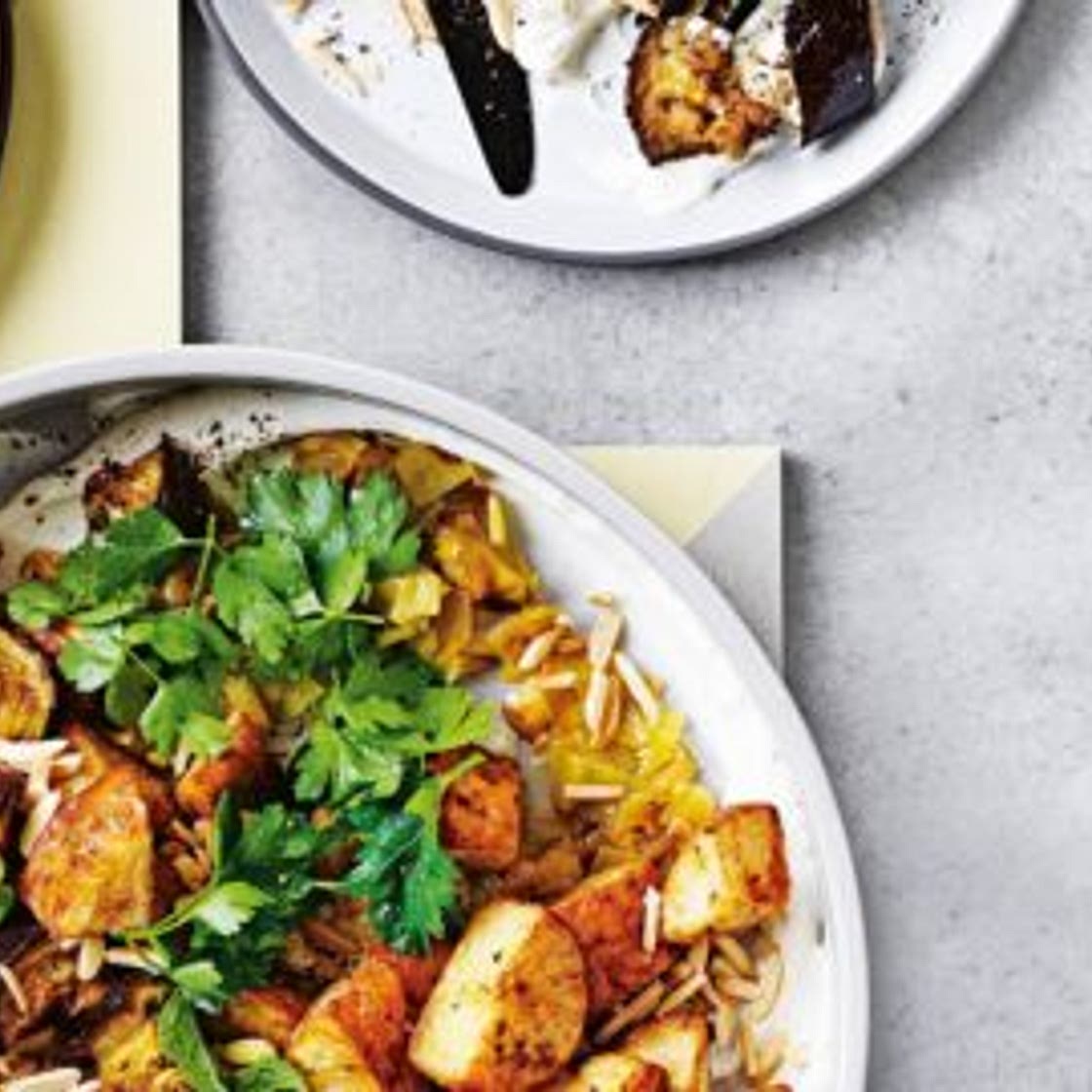 geroosterde aardappels met aubergine en prei