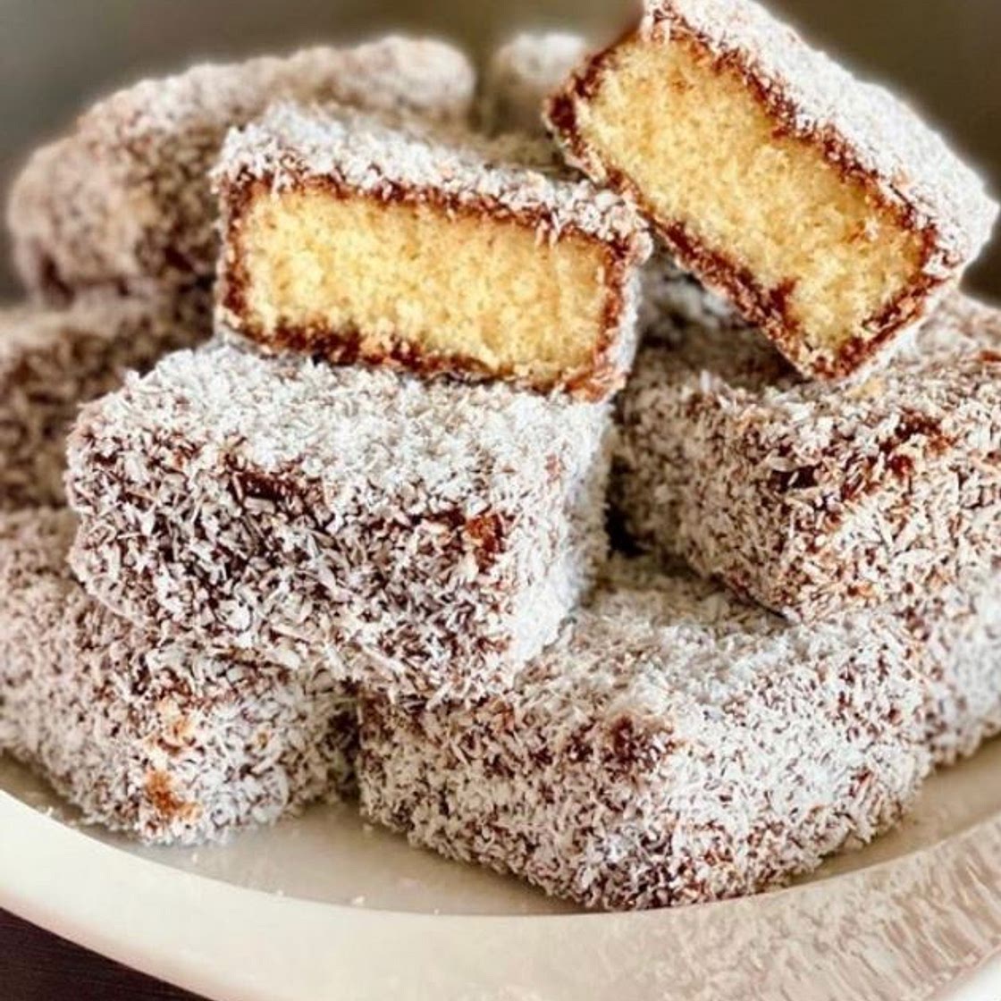 Lamingtons (Λάμινγκτονς) της Υβόννης Μπόσνιακ