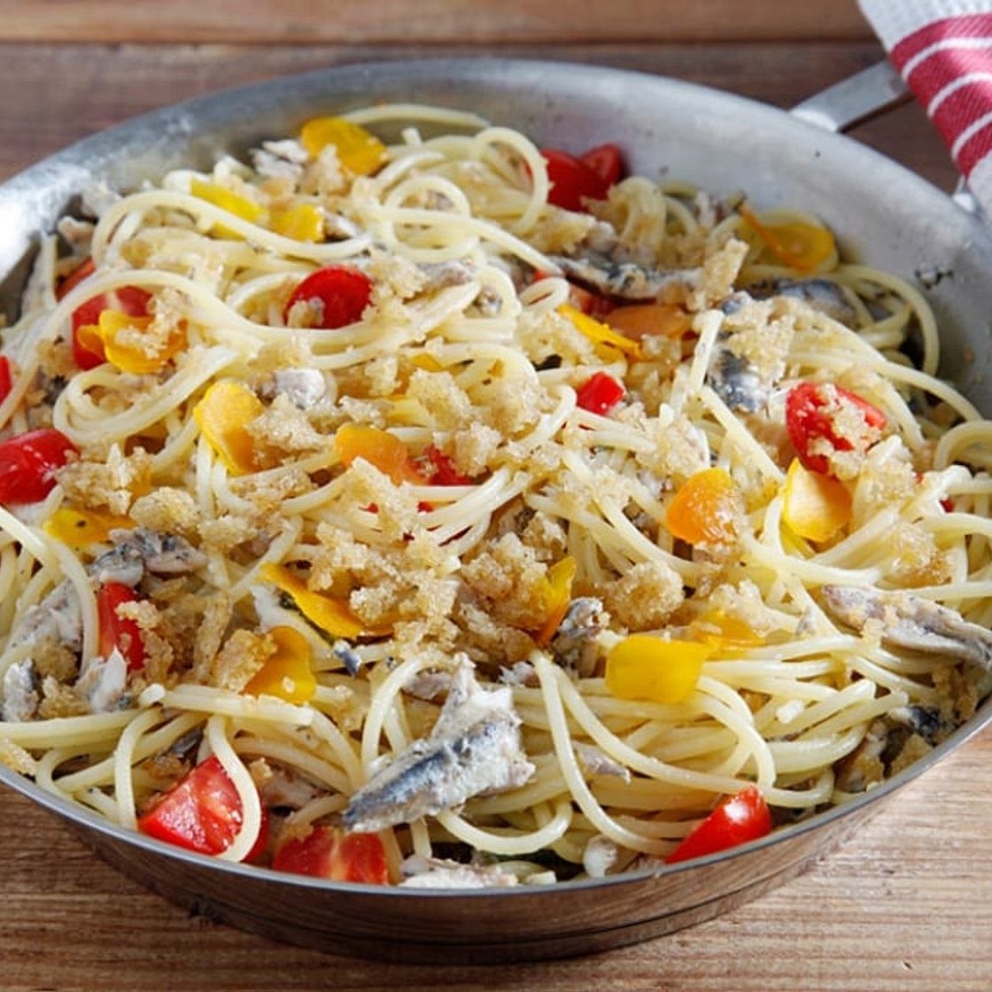 Pasta con alici e bottarga