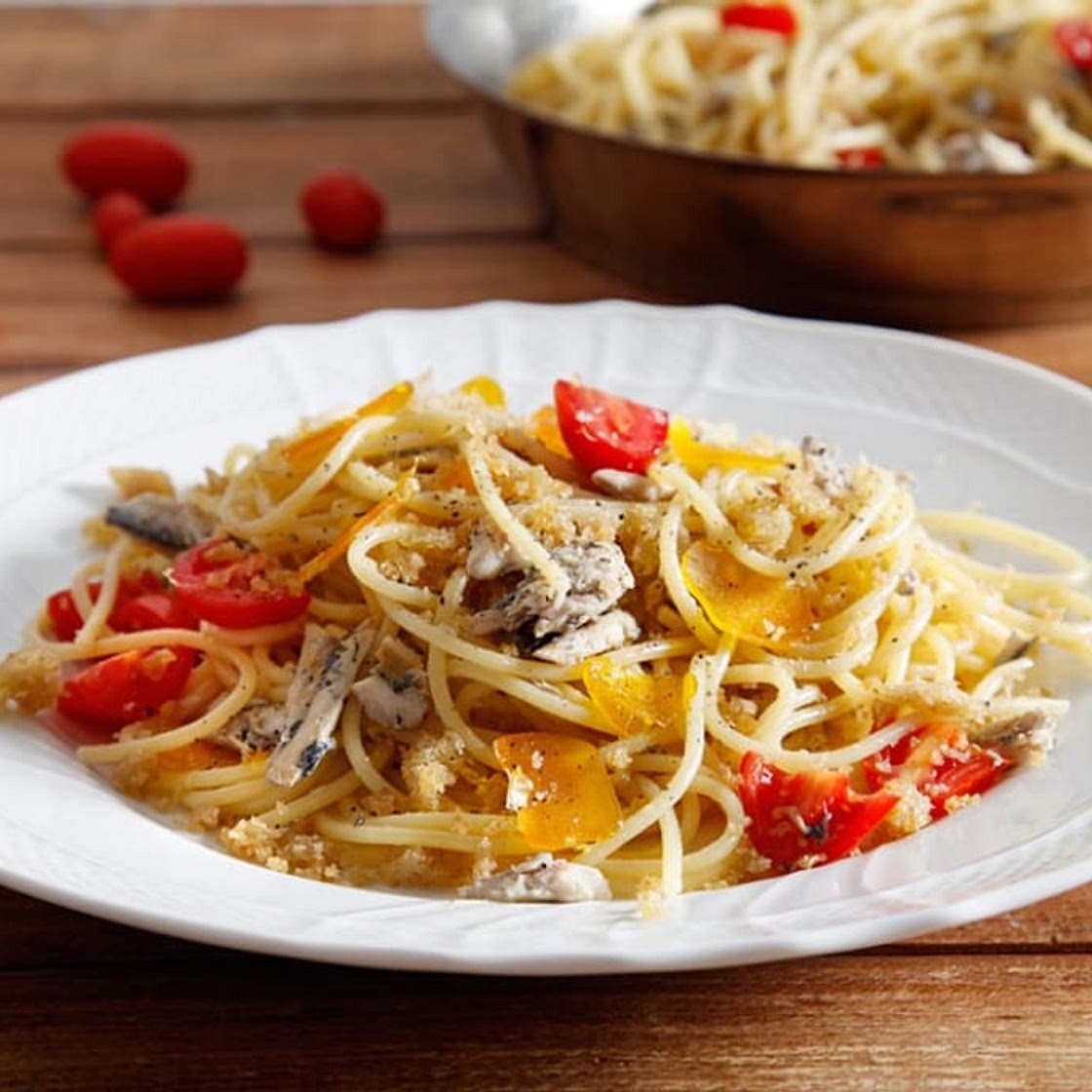 Pasta con alici e bottarga
