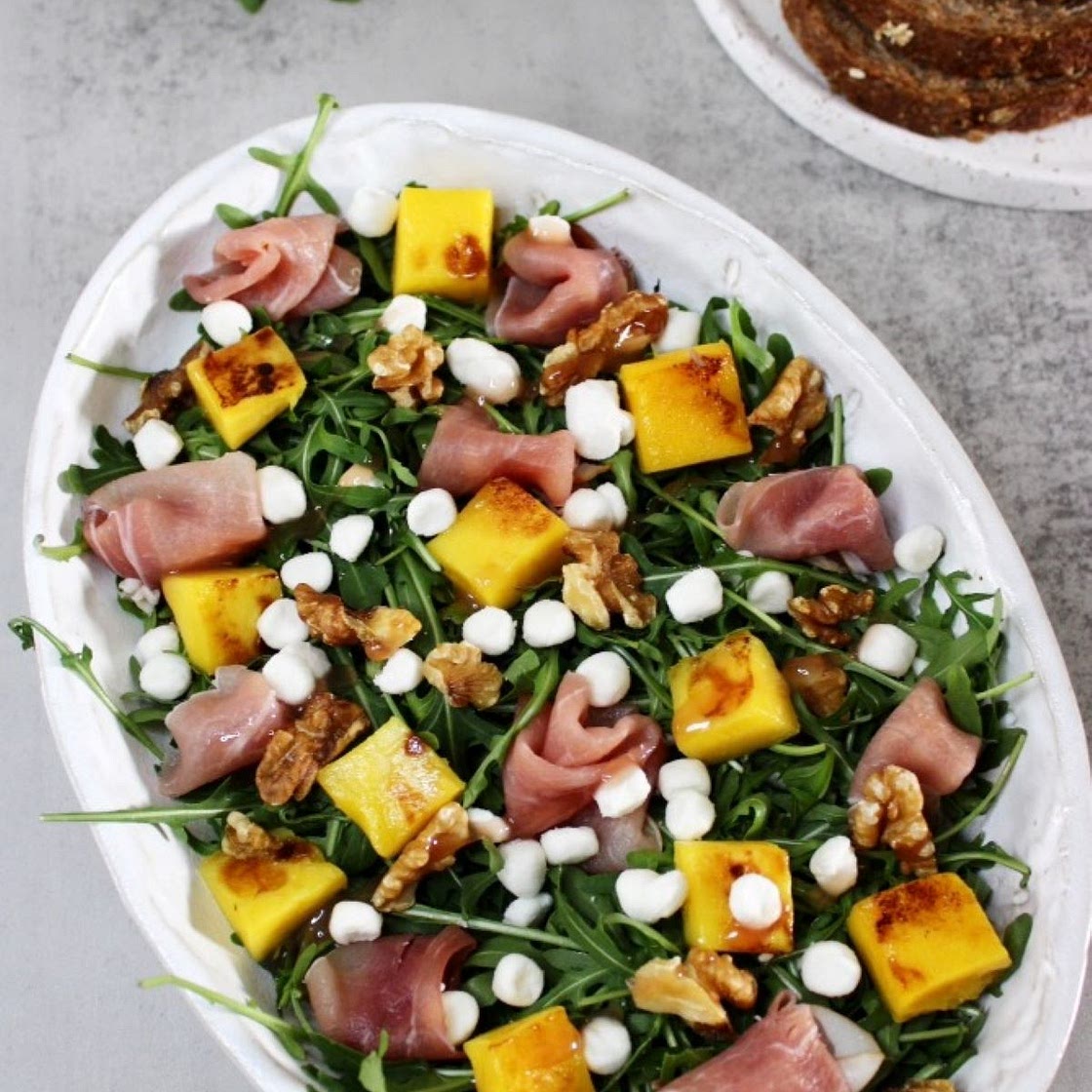 Salad with Mango and Goat Cheese