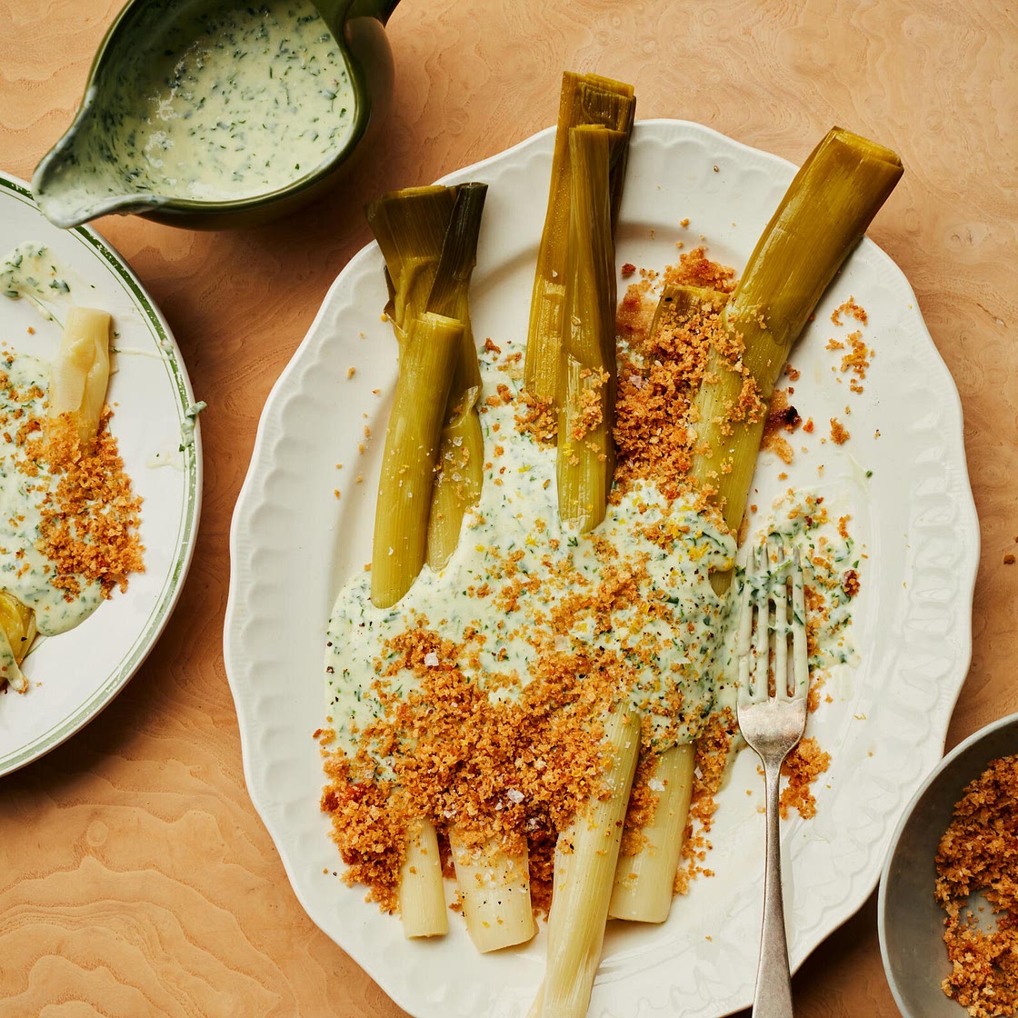 Soft leeks with ricotta parsley sauce and parmesan breadcrumbs