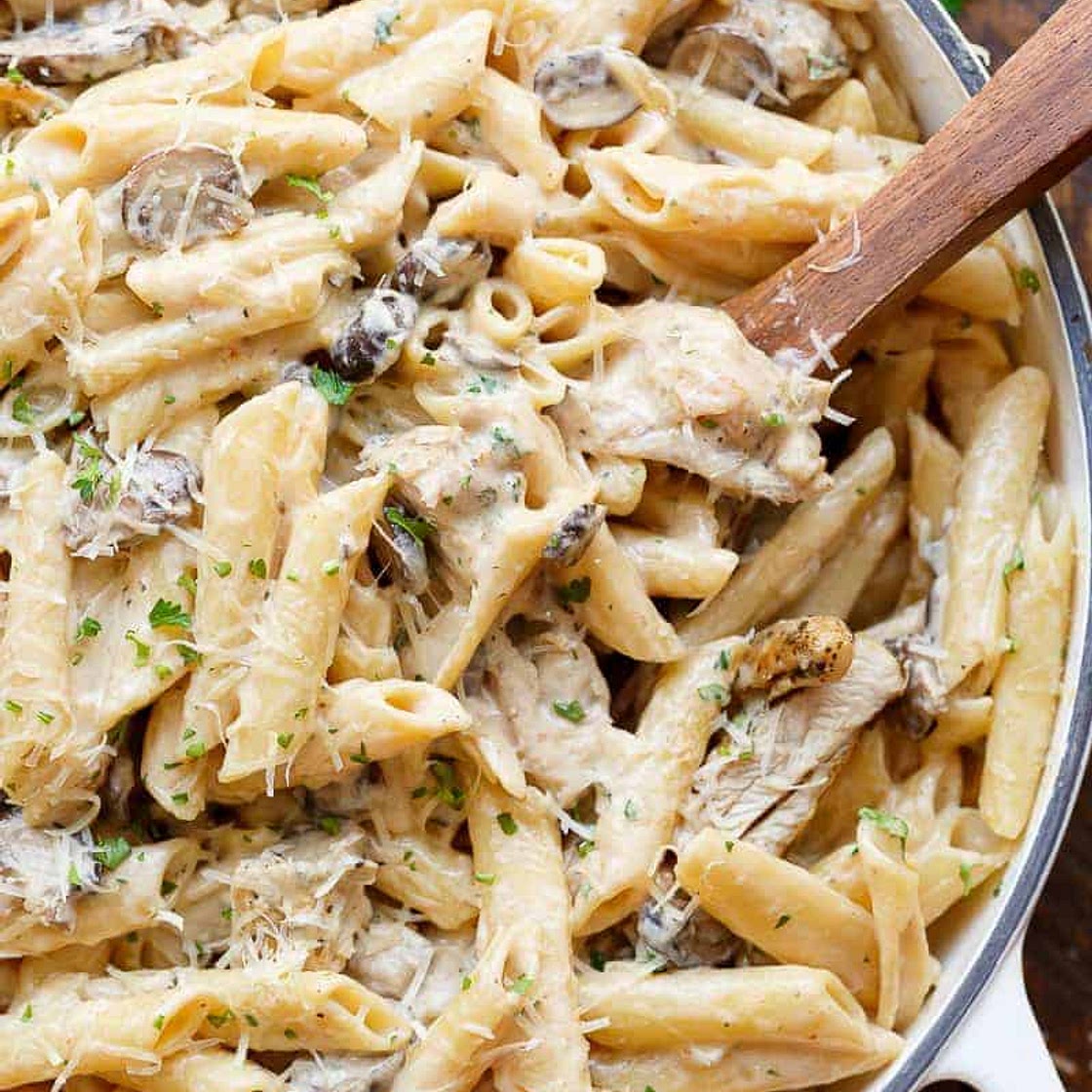 Creamy Mushroom Chicken Pasta (One Pot)