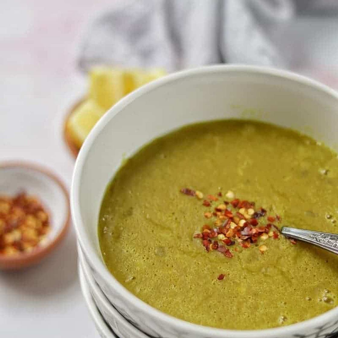 Easy Mediterranean lentil soup