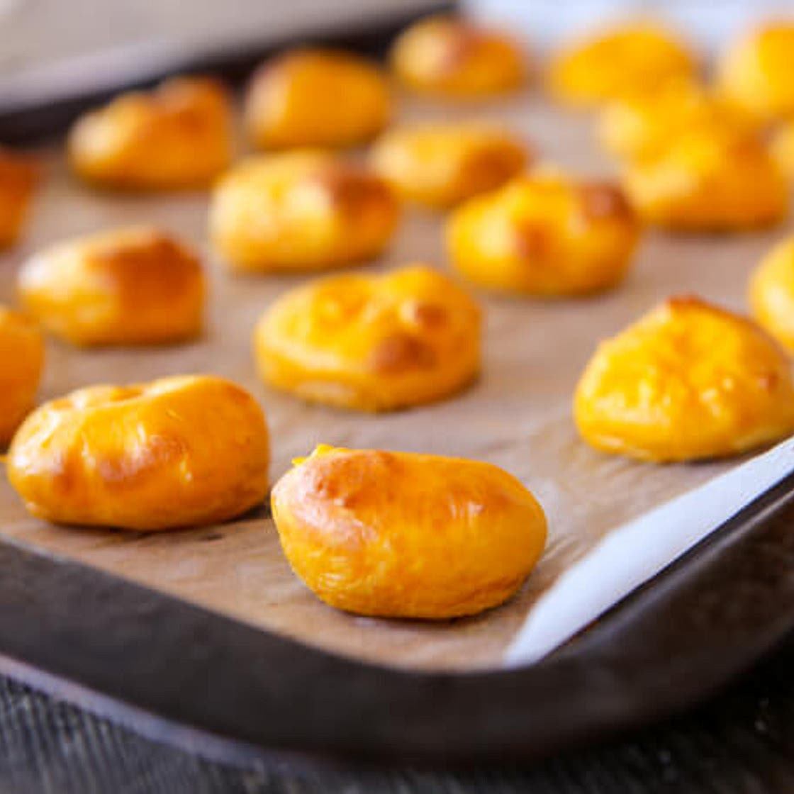 skinnymixer's Cheesy Pumpkin Puffs