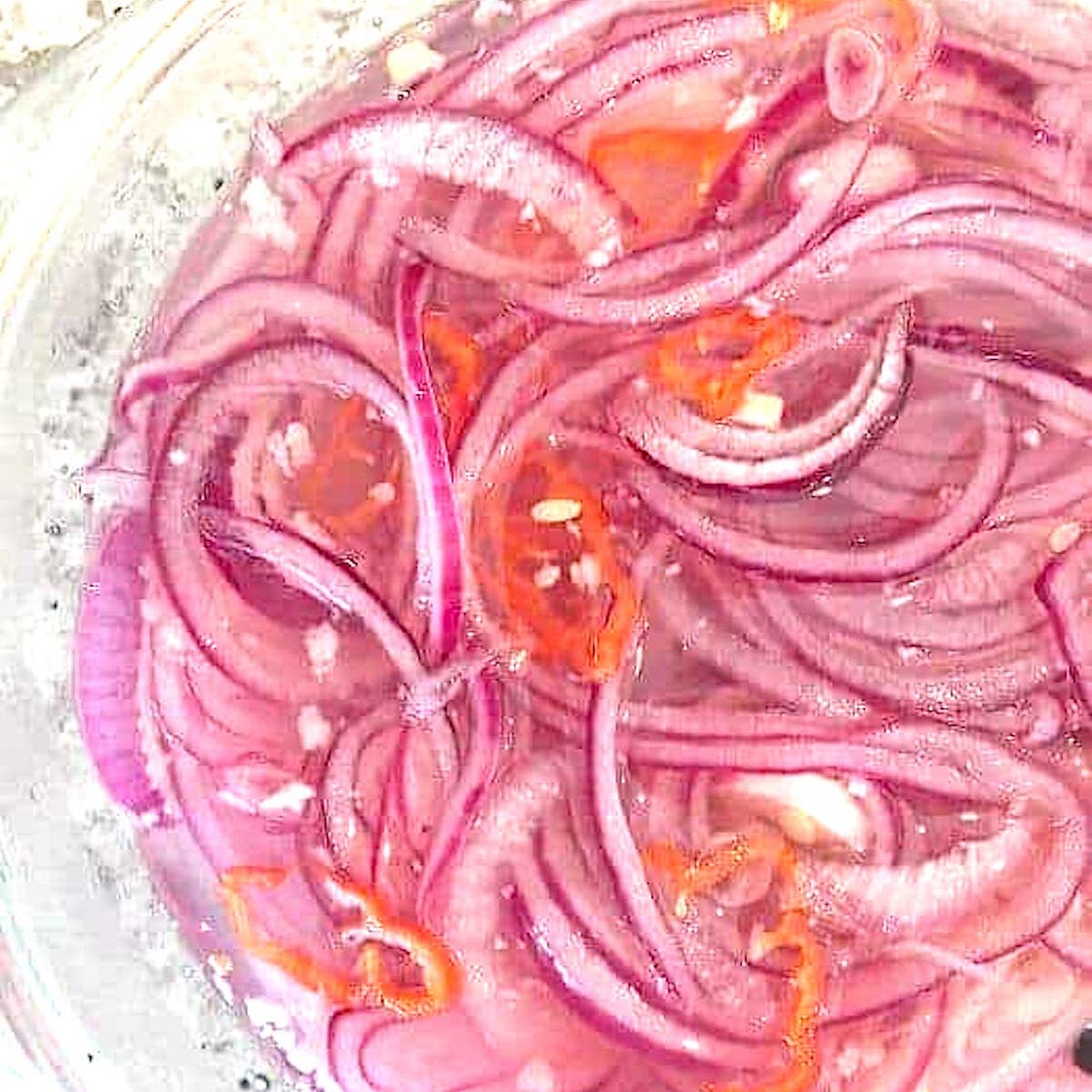 Easy Siboyo Tempera (Aruba Pickled Onions)