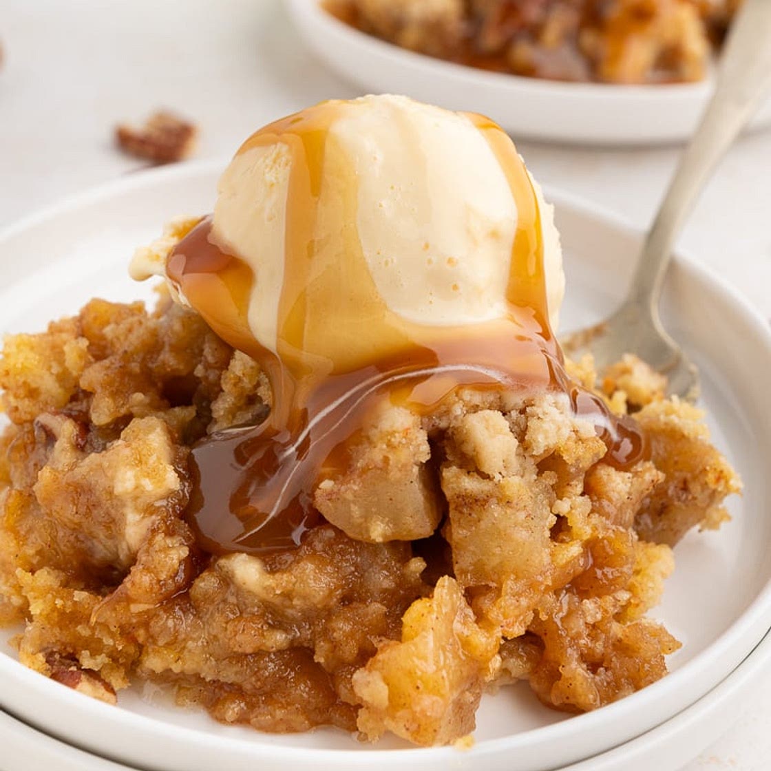 Caramel Apple Dump Cake with Fresh Apples