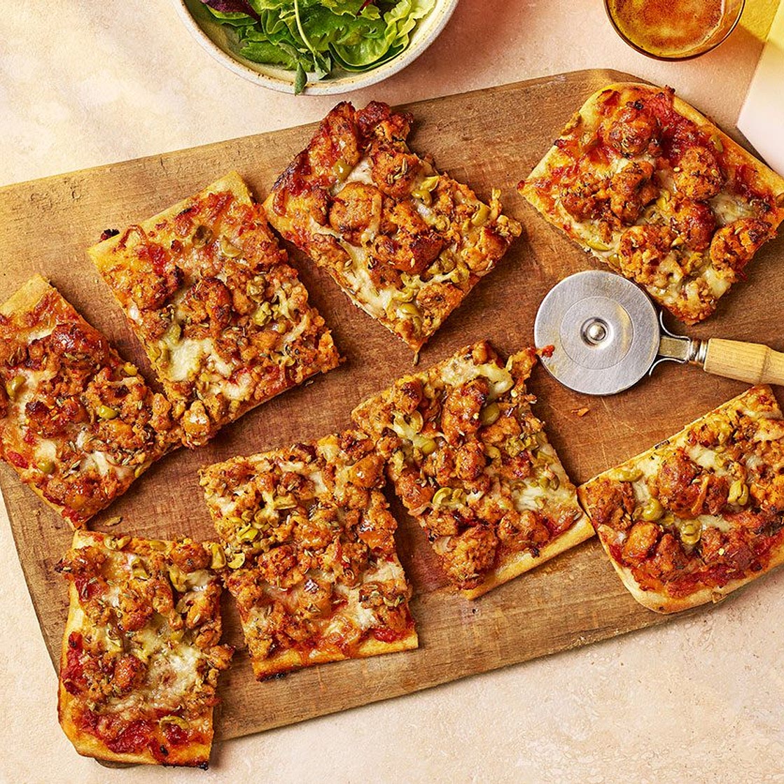 Crispy meatball pizza