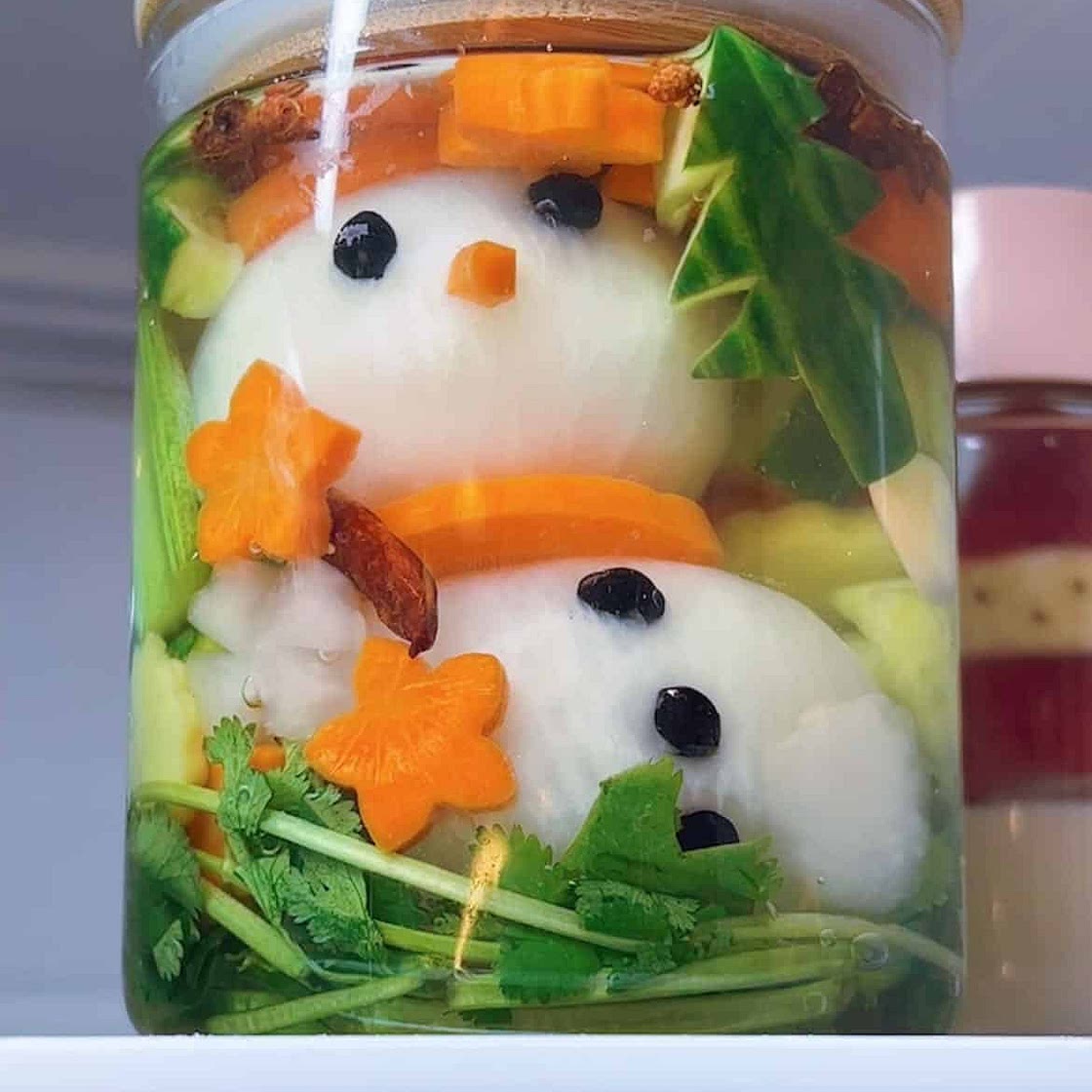 Snowman Overnight Refrigerator Pickles - Pickled radish and cucumbers