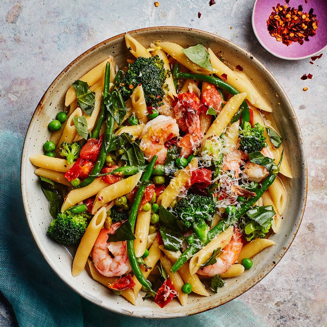 One-Pot Pasta Primavera with Broccoli, Tomatoes, and Shrimp